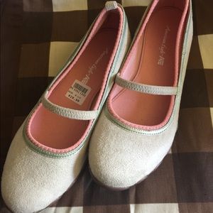 🌺 American Eagle Beige Pink w/ Strap Flats 6.5